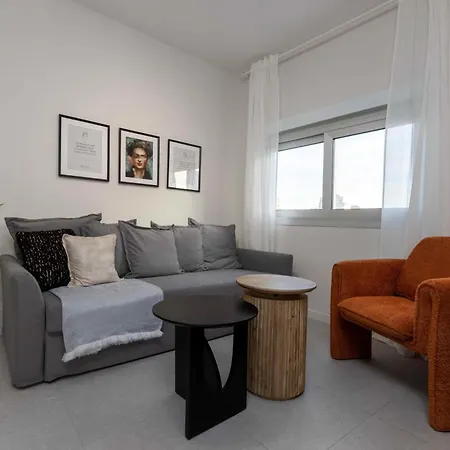 Apartment Phaedrus Living Mini Art House Kahlo *