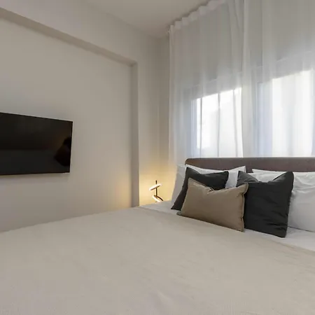 Phaedrus Living Mini Art House Kahlo Апартаменти *